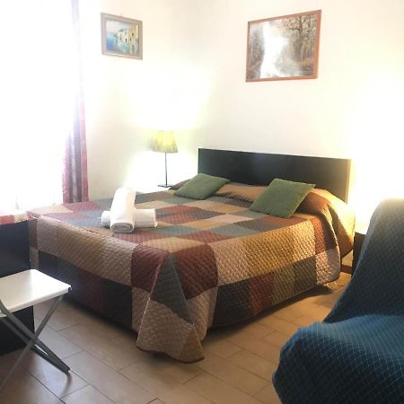 Bed and Breakfast Casa Dell'Amicizia Roma Exterior foto