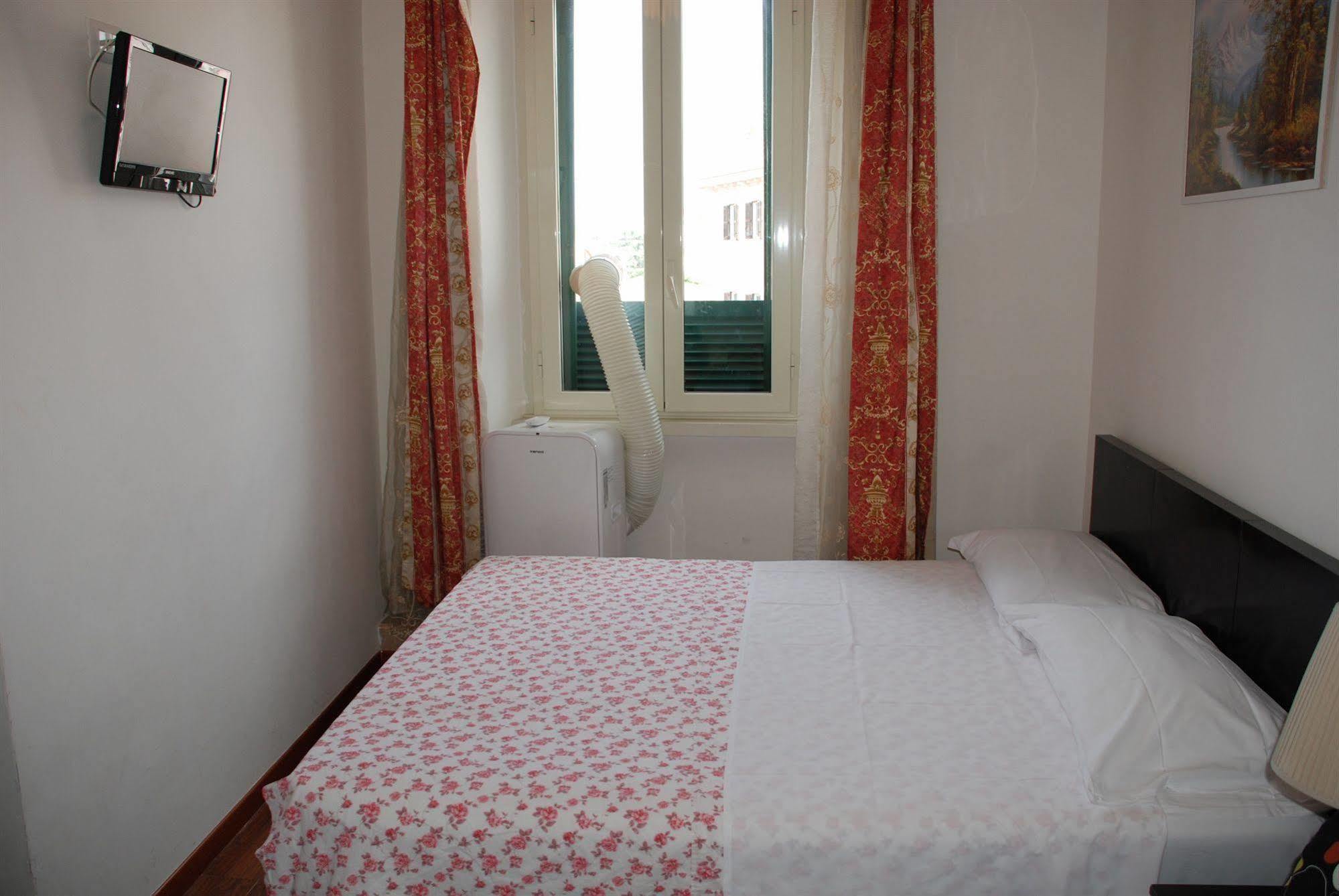 Bed and Breakfast Casa Dell'Amicizia Roma Exterior foto
